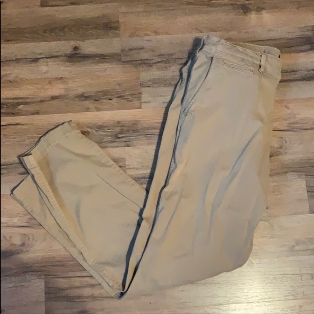 American Eagle Khaki- Extreme Flex
